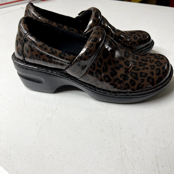 B.O.C. Born Concepts Peggy Brown Clog Womens 8 Comfort Shoe Cheetah Print C8638 - Picture 3 of 12